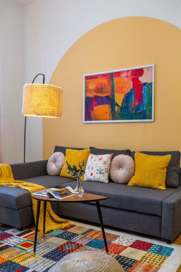 Central Gozsdu Apartment In The Party Street Budapest Exteriör bild