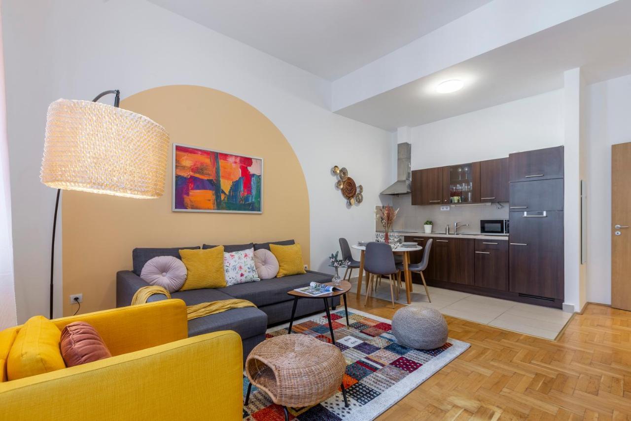 Central Gozsdu Apartment In The Party Street Budapest Exteriör bild