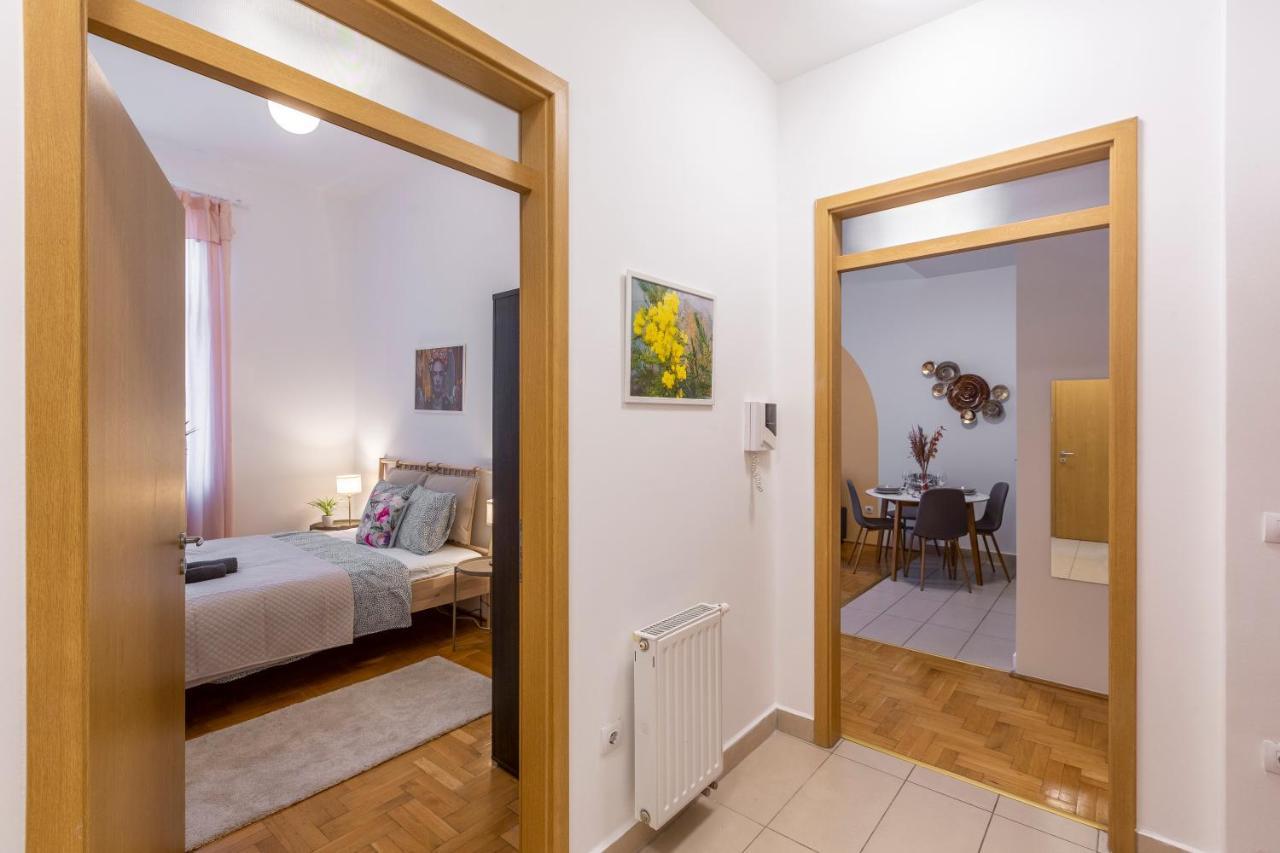Central Gozsdu Apartment In The Party Street Budapest Exteriör bild